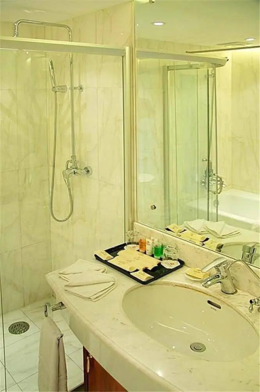 Chengde Tianbao Holiday Hotel