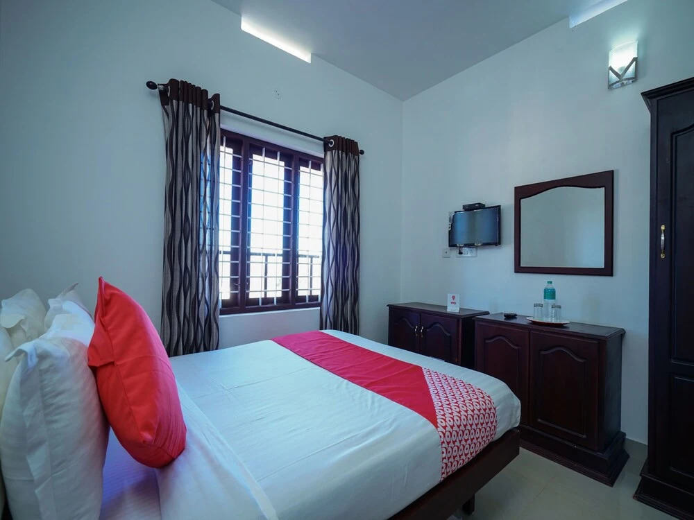 OYO 16158 Firdows Homes Adimali