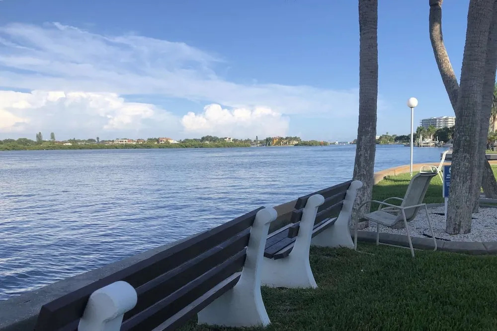 Harbor Tower Gulf Luxe Escape