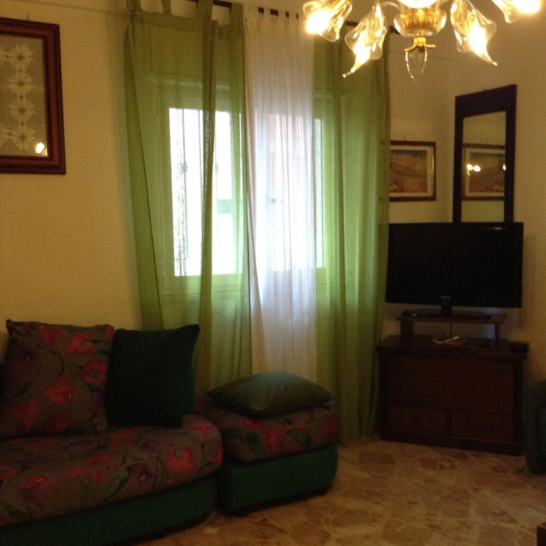 Apartment With 2 Bedrooms in Palermo, With Balcony and Wifi - 13 km Fr