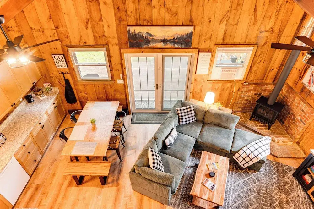 2 Mi to Conway: Cozy Cabin w/ Grill & Yard!