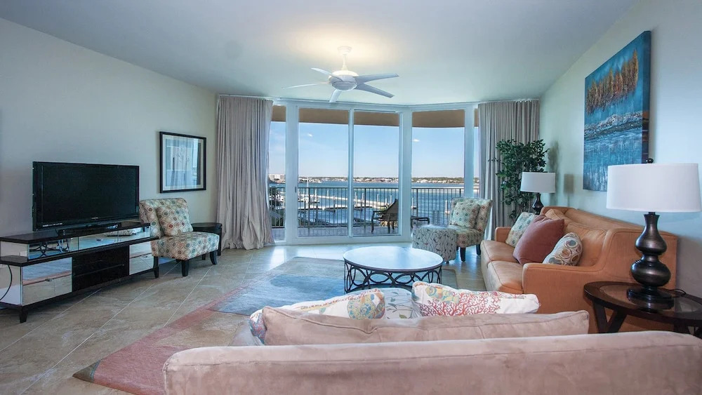 Two Bedroom Condo With Bay Views - Unit Crc0301
