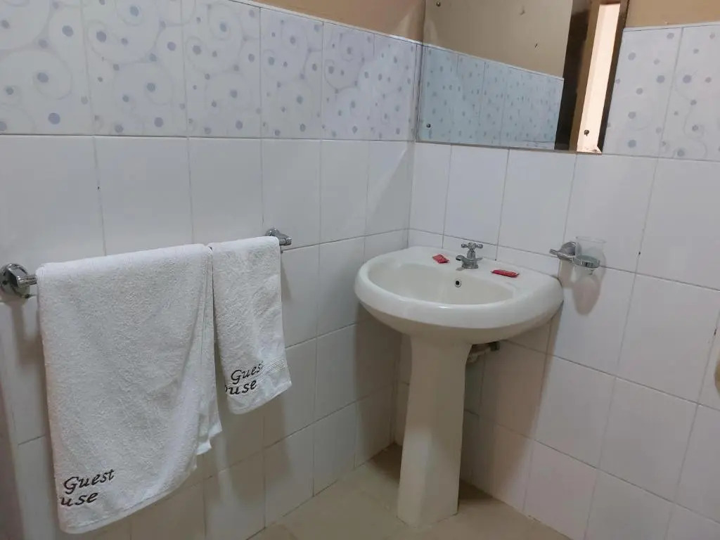 Roza Guest House