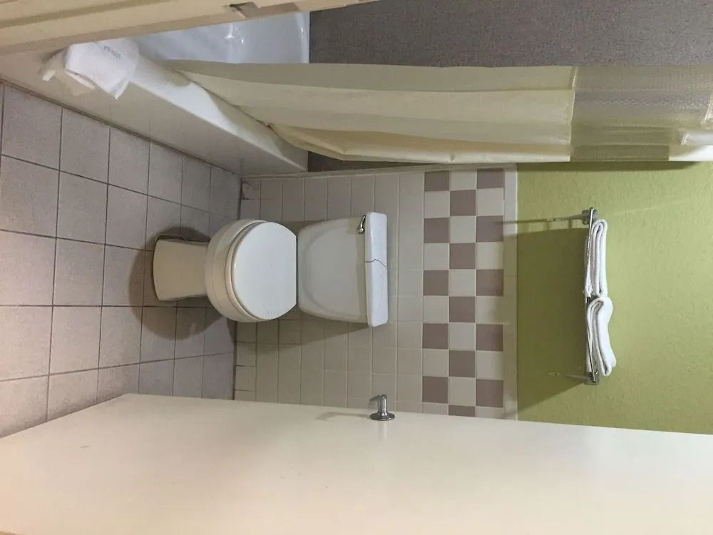 Scottish Inns & Suites Eastex Fwy.