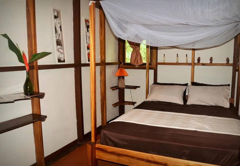 Pachamama Nueva River side Bungalows Punta Uva