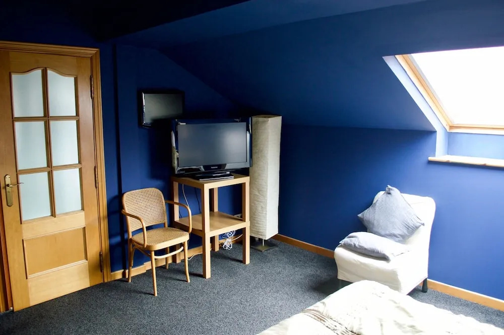 1 Bedroom Apartment With Balcony