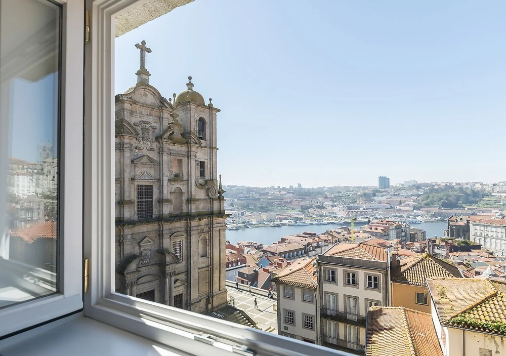 Oporto Street Aldas