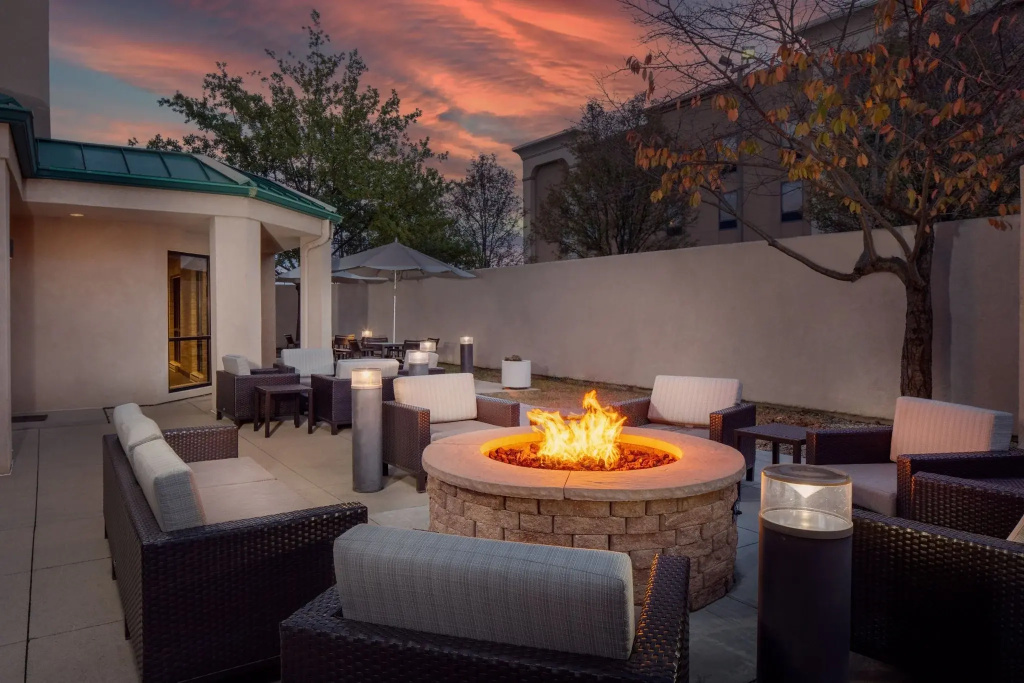 Courtyard by Marriott Dayton North