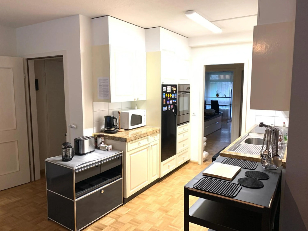 Large 3 room City Center Apartment Suitable for Couples and Families up to 5 people