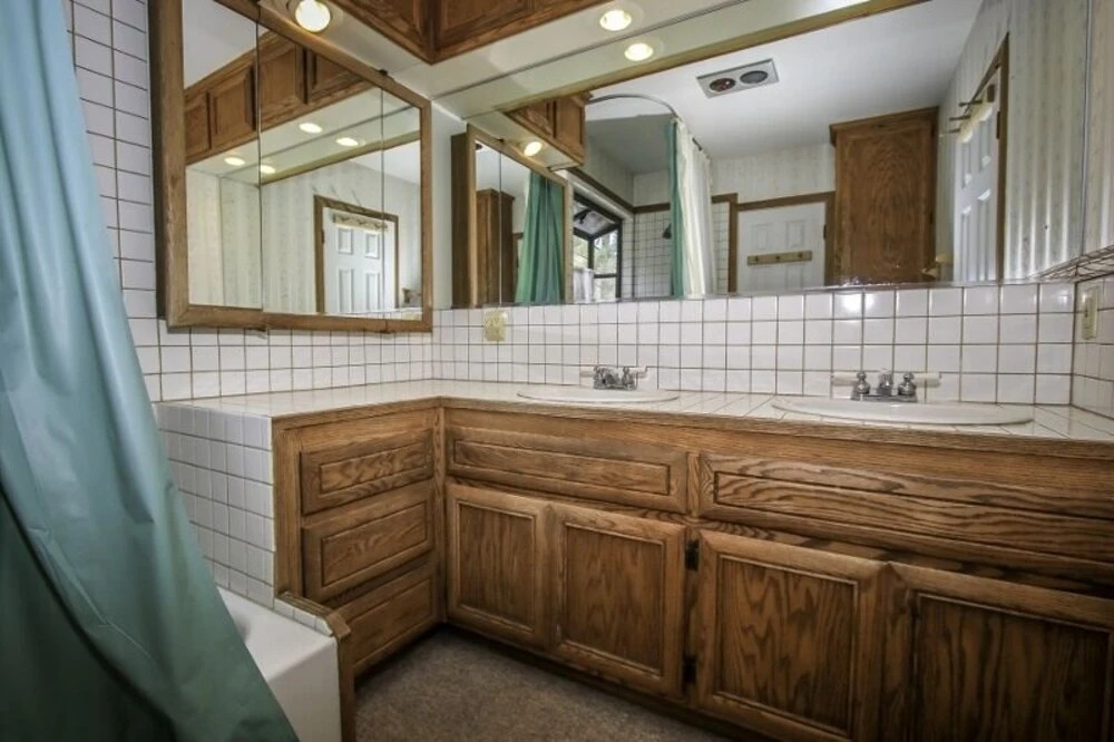 A Big Olympic Getaway 4 Bedroom Apts by RedAwning