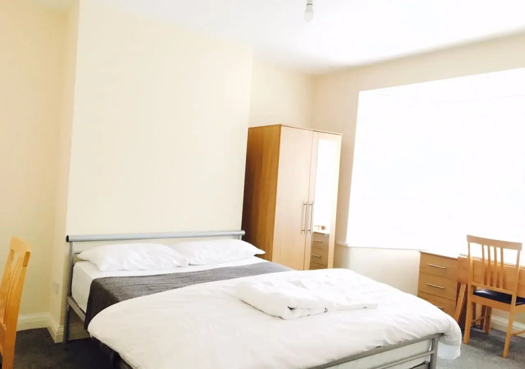 Birmingham Guest House 01