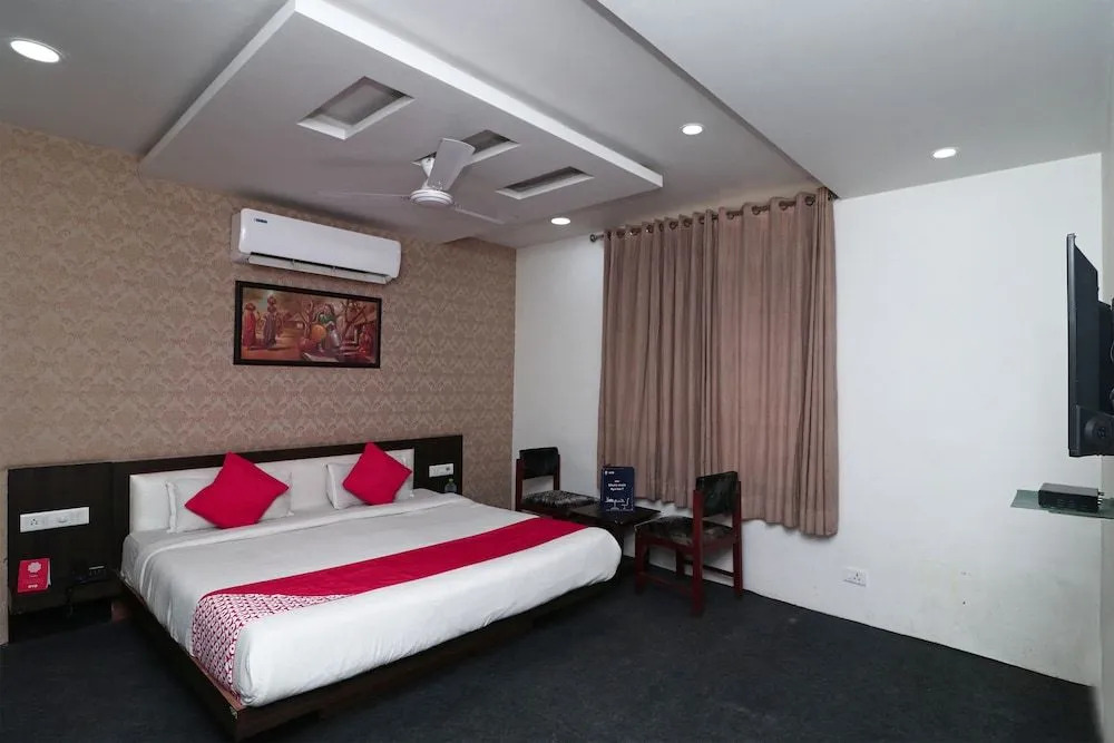 OYO 16499 Hotel Moti Dungri Palace