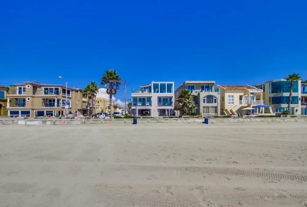Beachside Getaway III 5 Bedrooms 4 Bathrooms Home