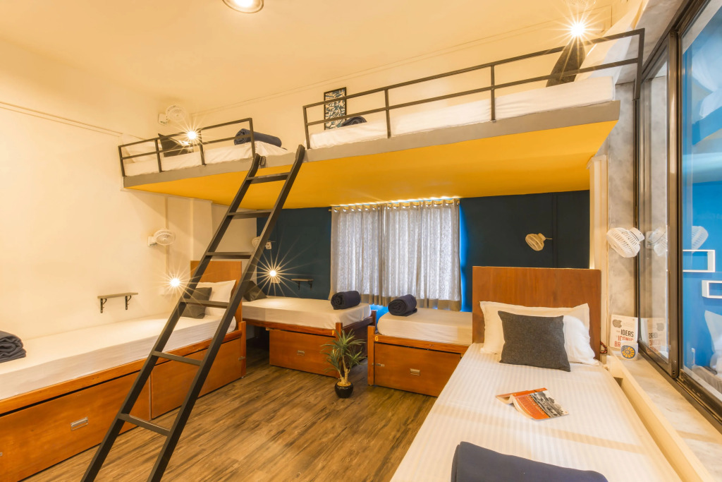 Locomo Hostel OG - Stay Work Eat