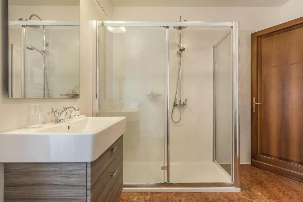 Ca del Monastero 1 Collection Apt for 4 Guests with Balcony and Lift