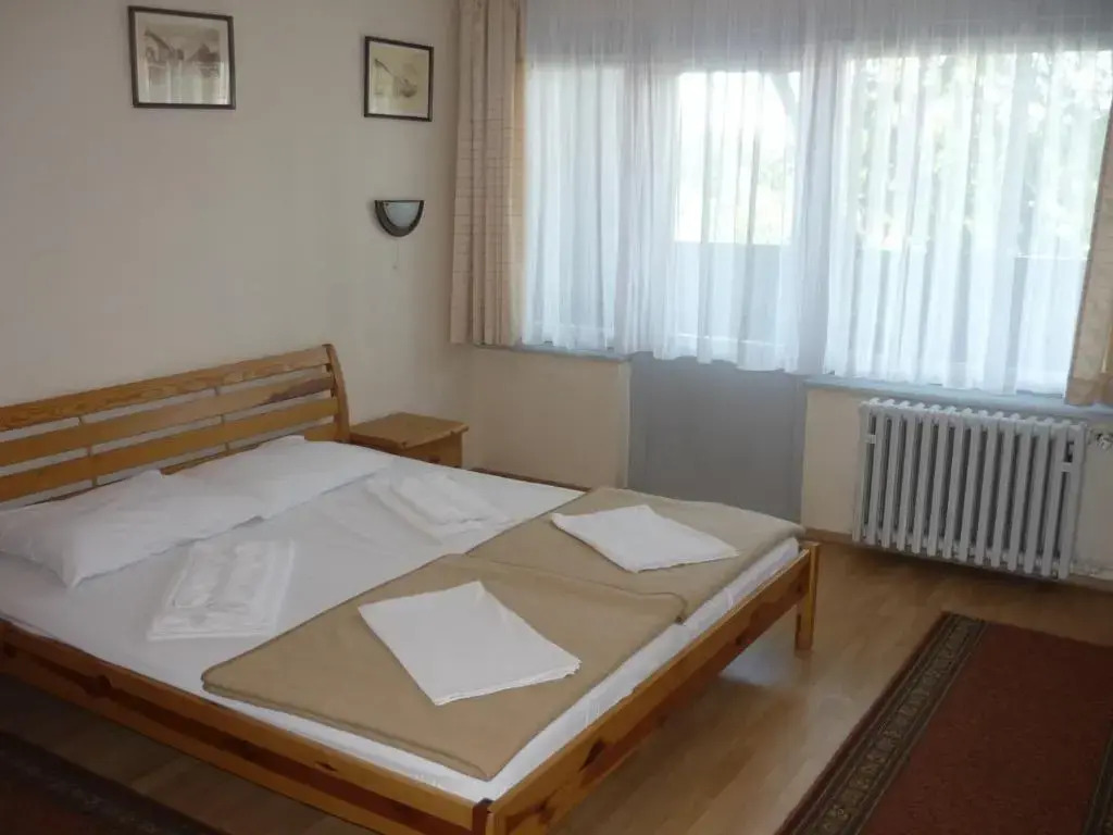 Rooms Bijela Ruža