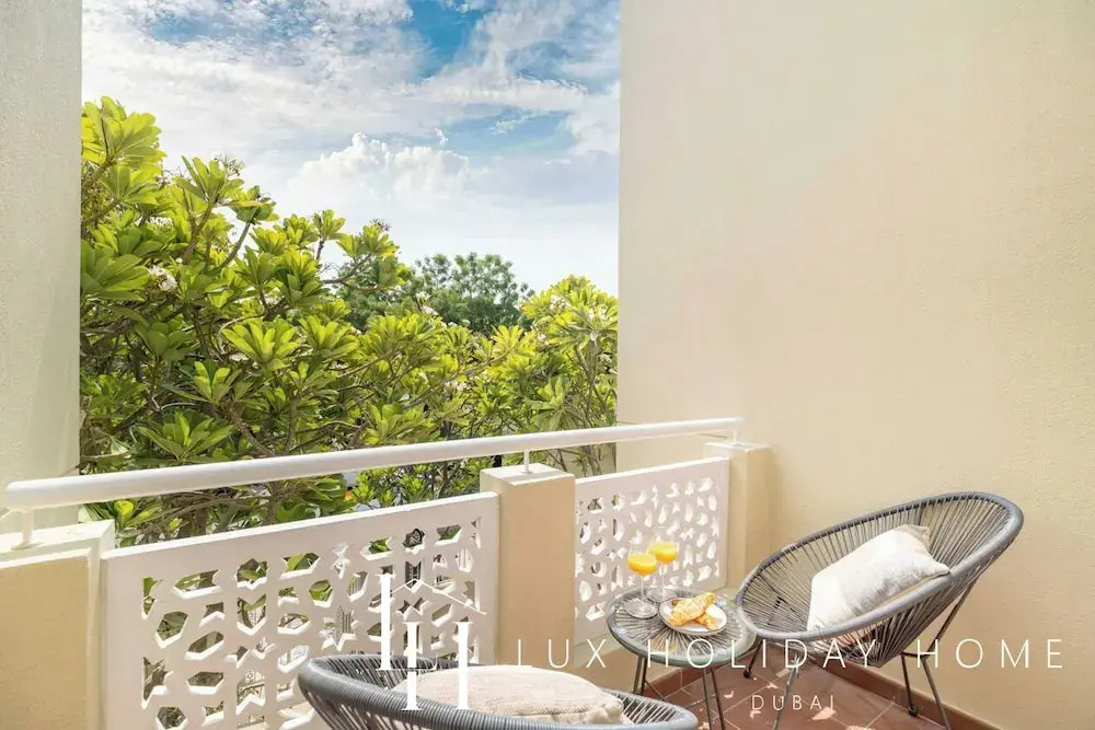 LUX The Meadows 5 Bed Villa