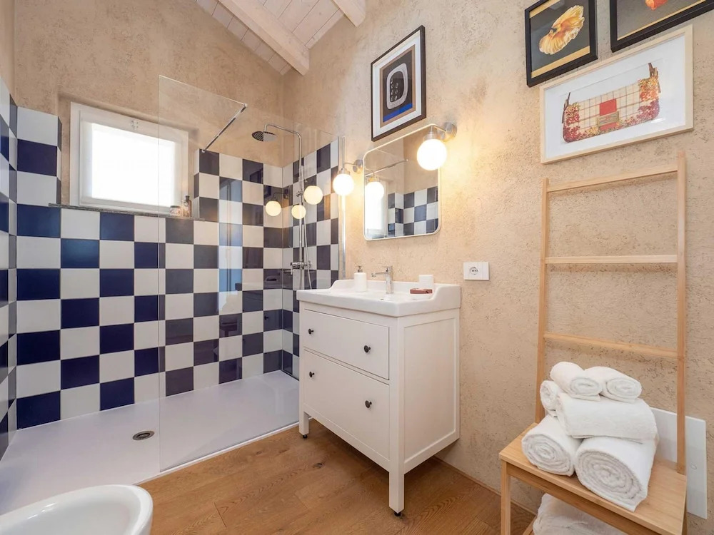 Green Lodge - Apartment 9 - 2 BR 1 Bath