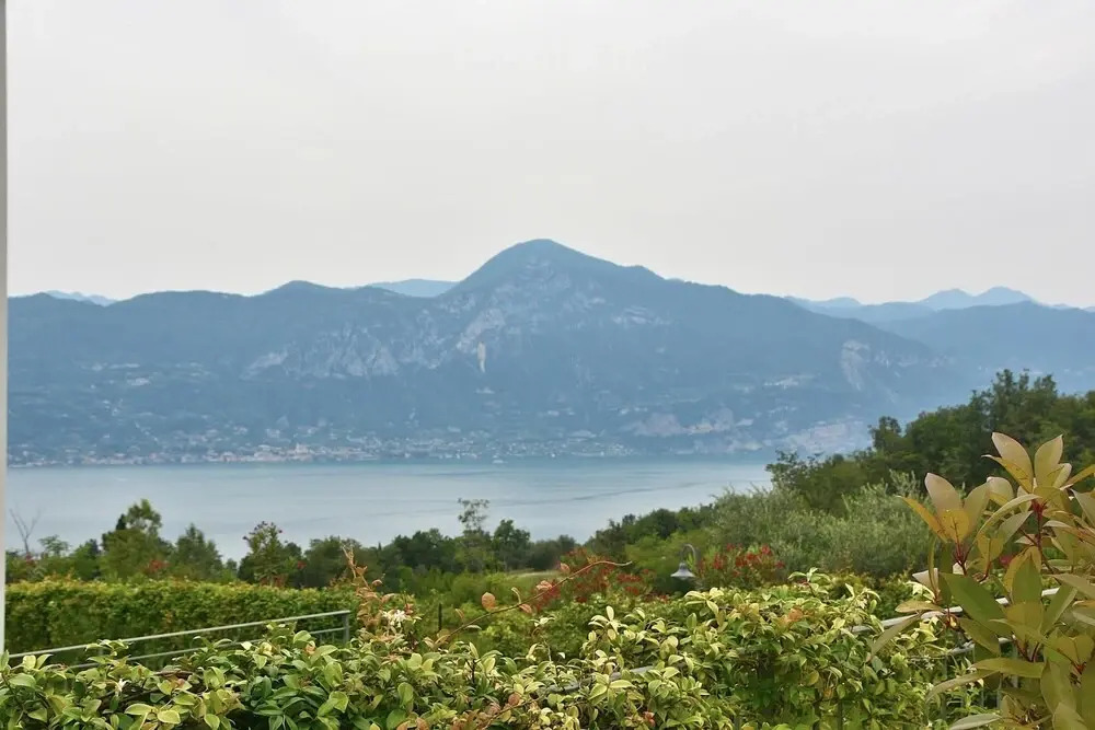 Residence Alle Torri - 4 Sleeps Apartment in Residence With Pool in Albisano di Torri del Benaco