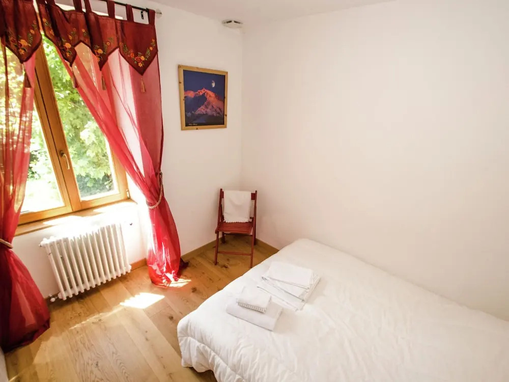 Boutique Apartment in Rhone Alpes With Balcony