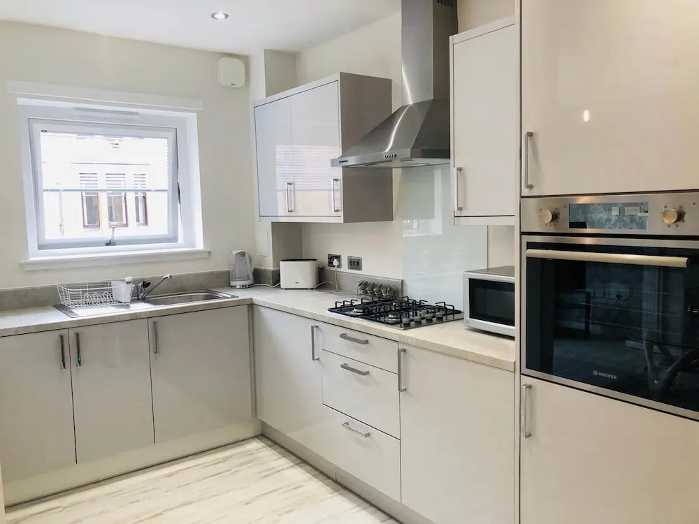 Brand new Stunning 2 bed Apartment Close to City