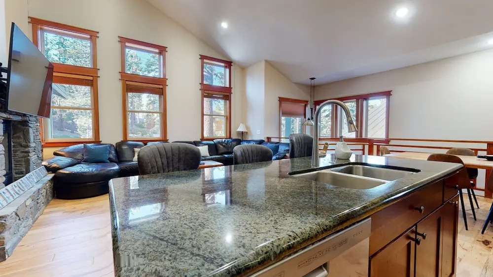 Red Slate Canyon - Modern 2-story Condo