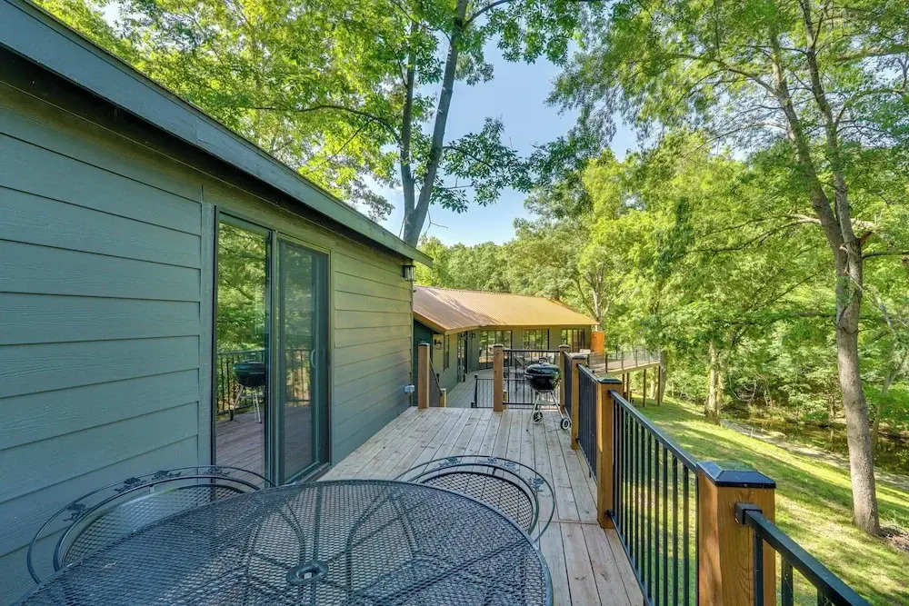 Waterfront Escape: Ozarks Home + Guest House!