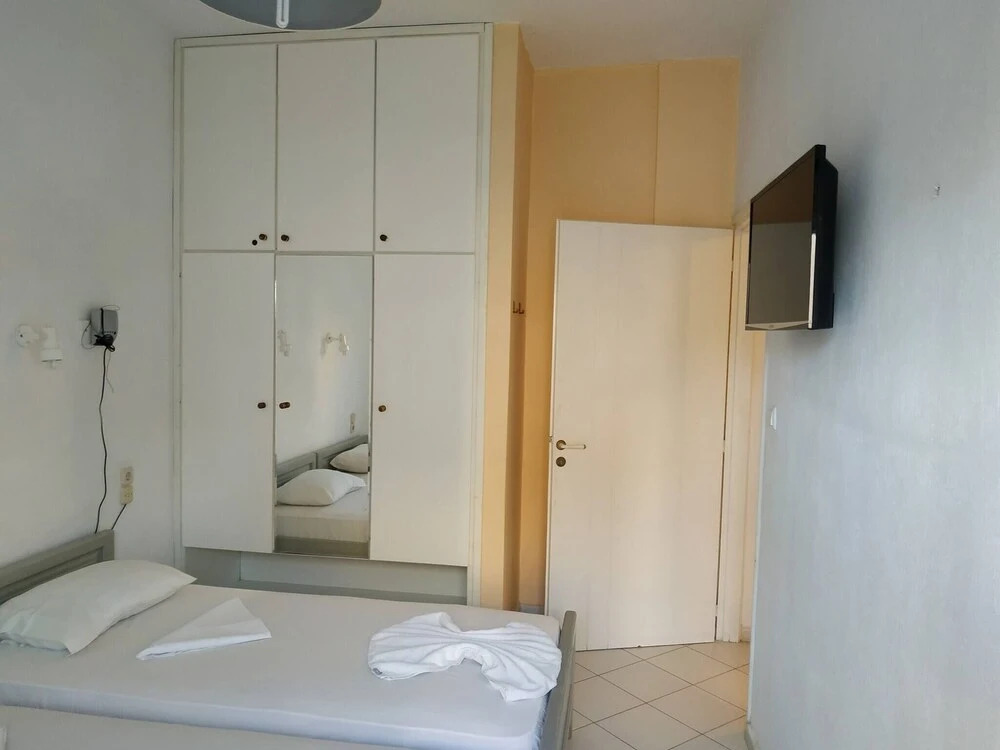 Small Apartment For 3 Pers 70meters From The Beach