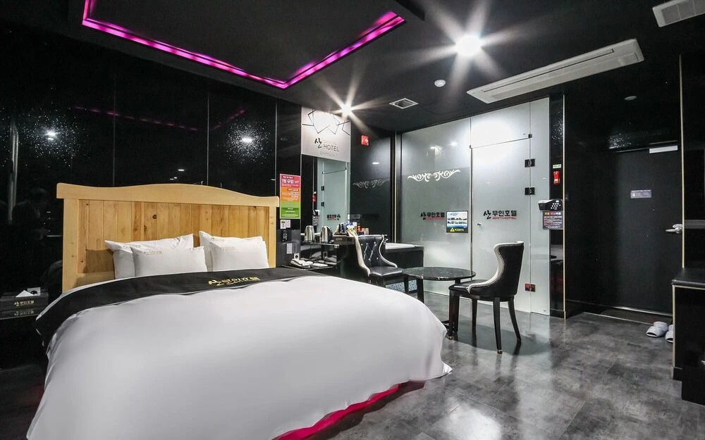 Yeosu San Self Check-in Hotel
