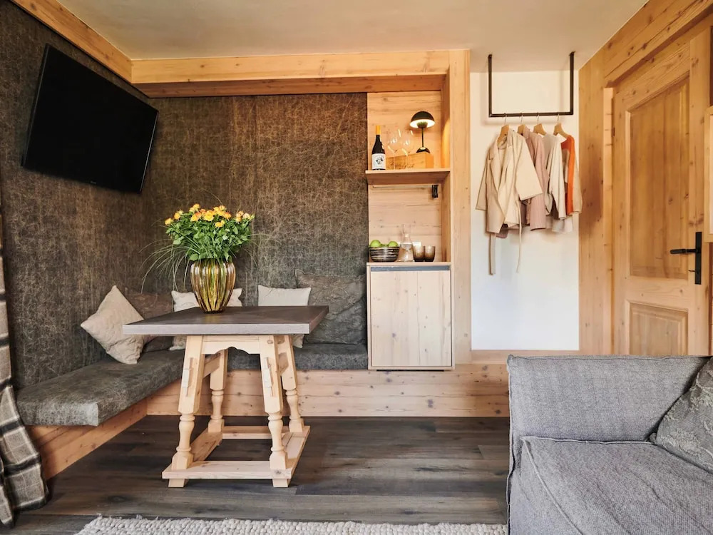 Serviced Luxury Chalet Evi, Ski-in Ski-out