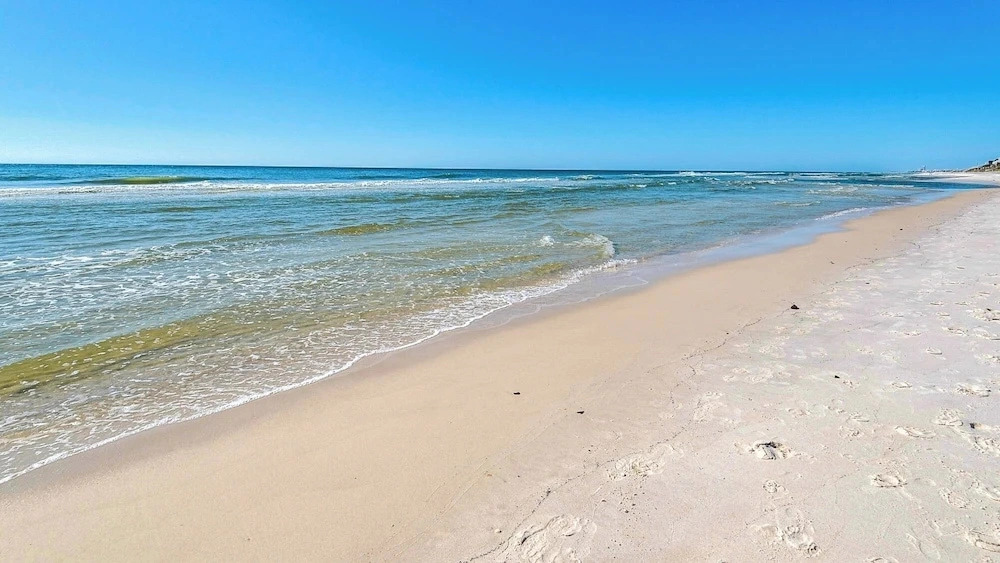 4BR Pet-friendly Retreat on 30a, Steps From Beach & Pool