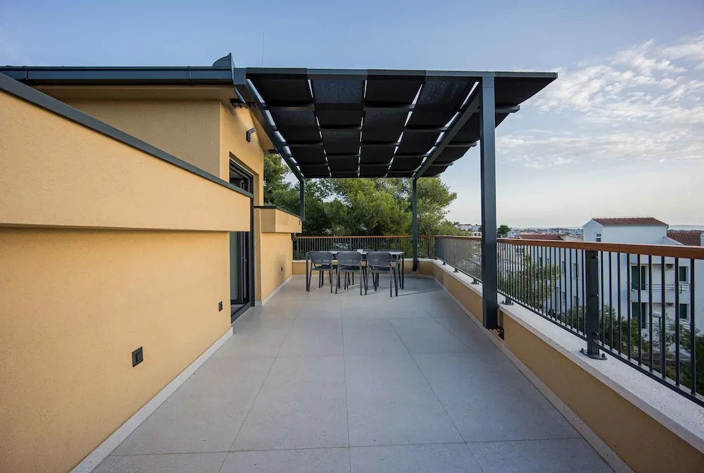 Oleander Urban Suites, high-speed internet, beach at 250, PET friendly