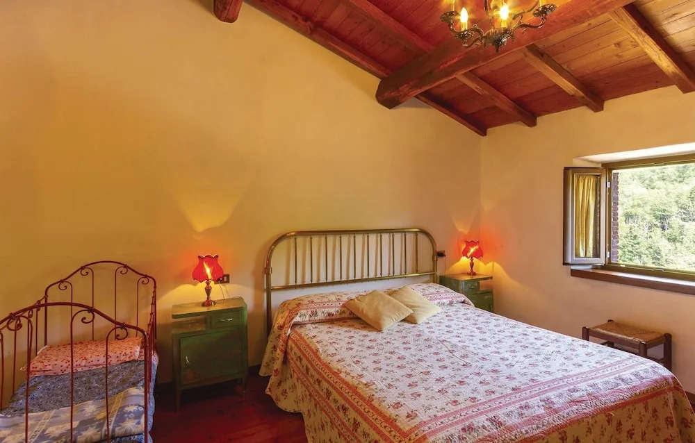 Amazing Apartment in Casoli LU With 1 Bedrooms