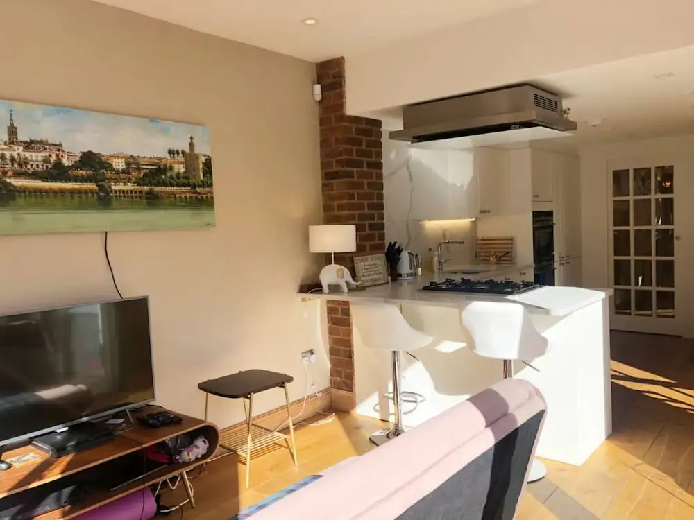 Stunning 3 Bedroom Garden Flat in Maida Vale