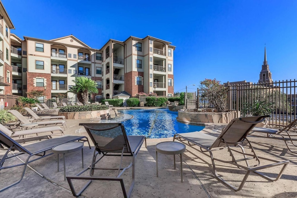 Landing Apartments near Downtown Corpus Christi