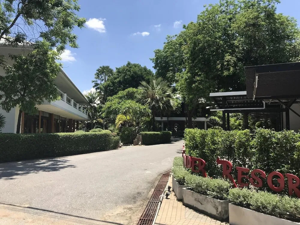 West Wonder Riverside Resort