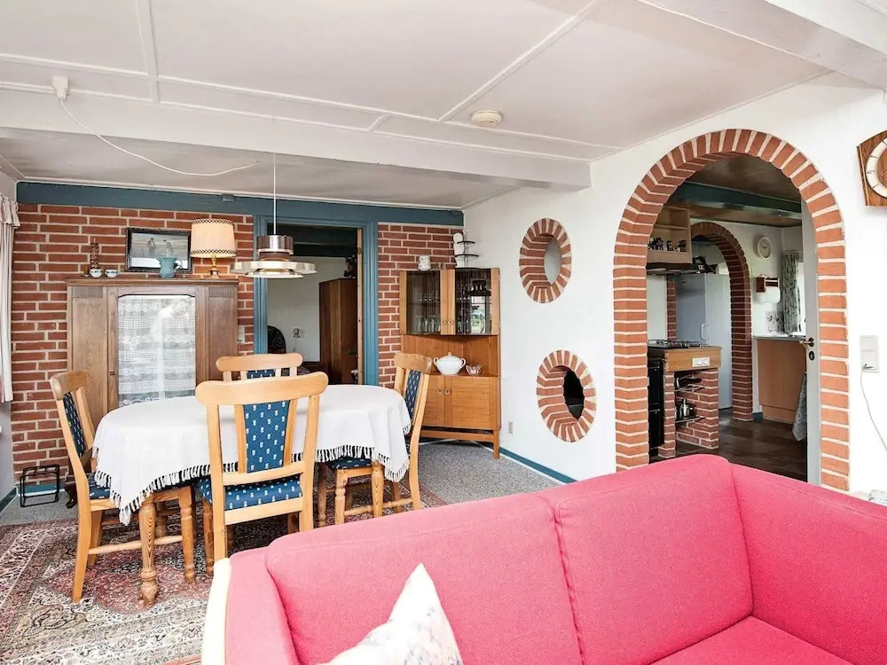 Vintage Holiday Home in Bredebro near Sea