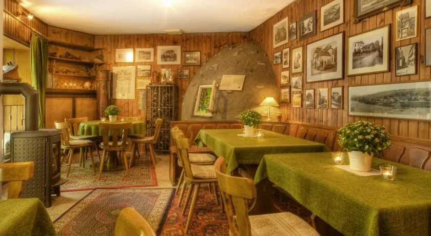 Warsberger Weinhof - Hotel & Weinwirtschaft