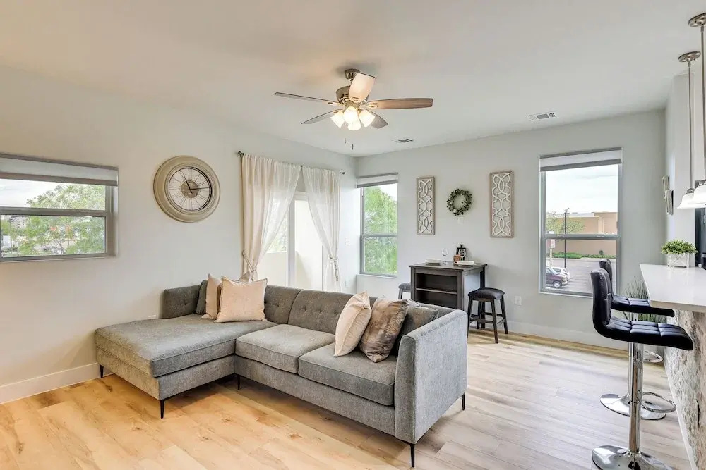Steps to TCU Campus: Modern Fort Worth Apt