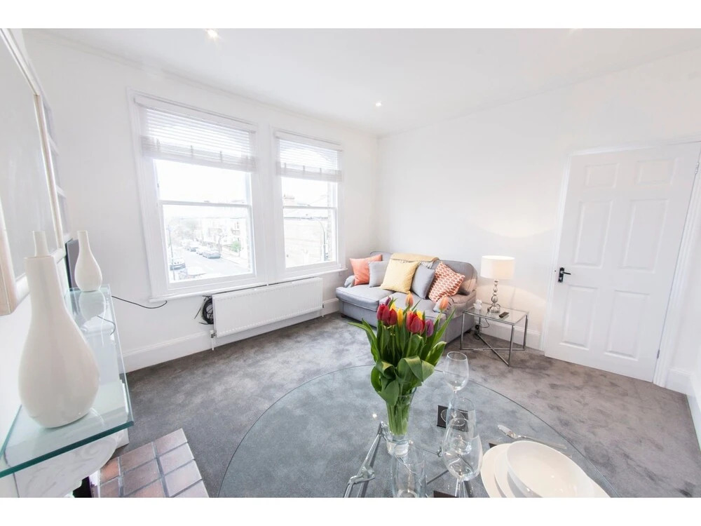 Newly Refurbished, Stylish 1BR Flat in Fulham