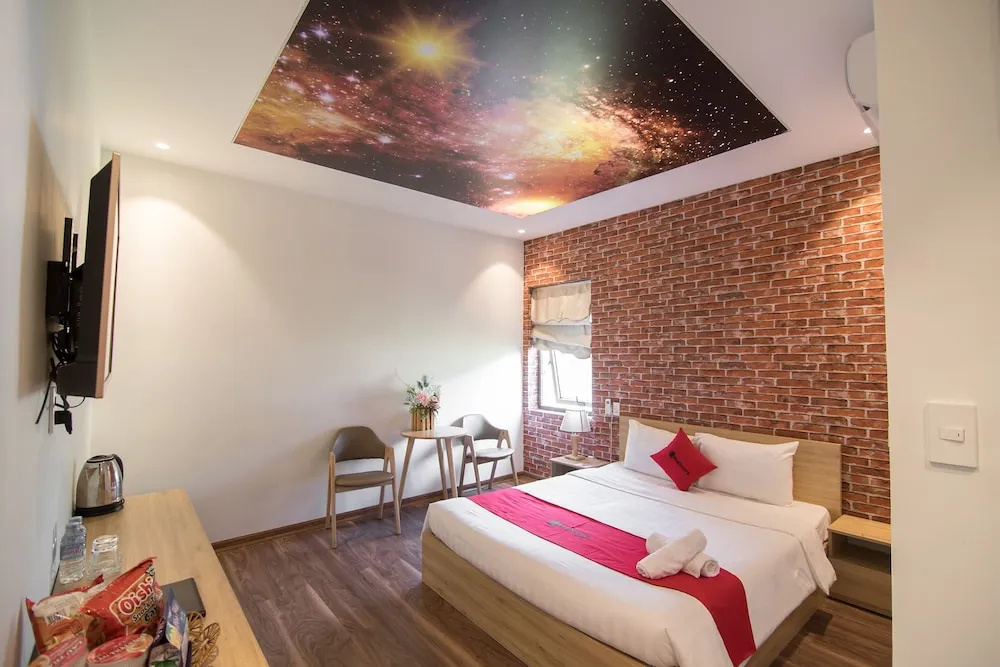 Tropical Forest Hostel & Apartments
