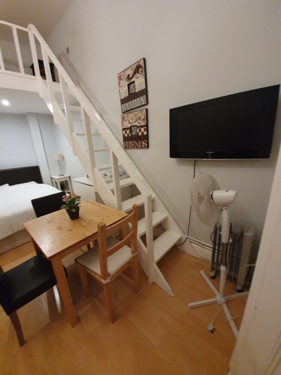 Studio Apartment in South Kensington 2