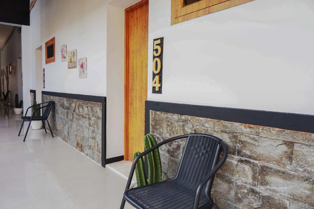 RedDoorz near Velodrome Malang 2