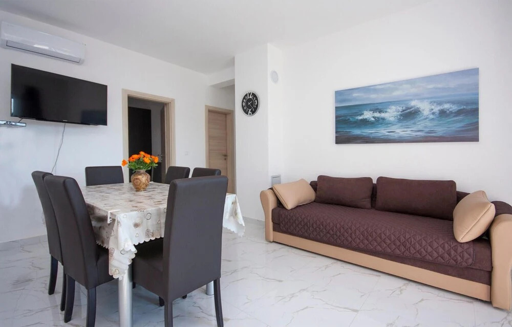Amazing Apartment in Rogoznica With 2 Bedrooms and Wifi