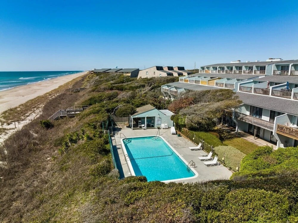 Coral Shores #4 3 Bedroom Condo by RedAwning