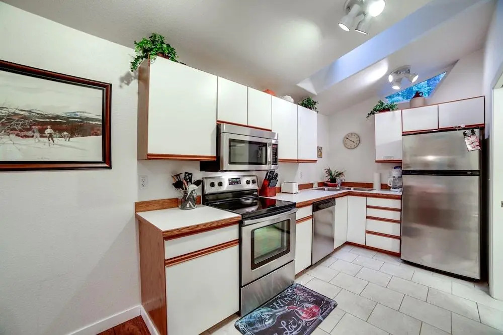 16GS - Hot Tub - BBQ - Pets Ok - Sleeps 2
