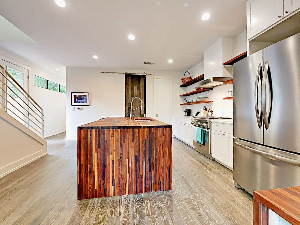 New 3br Near Dining & Entertainment 3 Bedroom Duplex