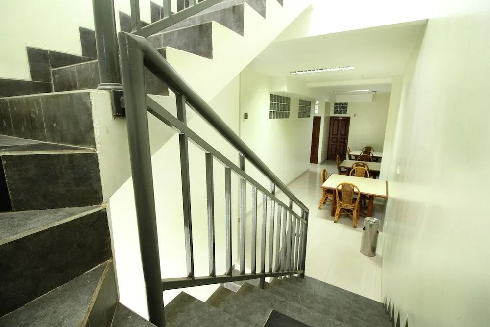 Airy Pasteur Surya Sumantri Kav 4B Sutami Bandung