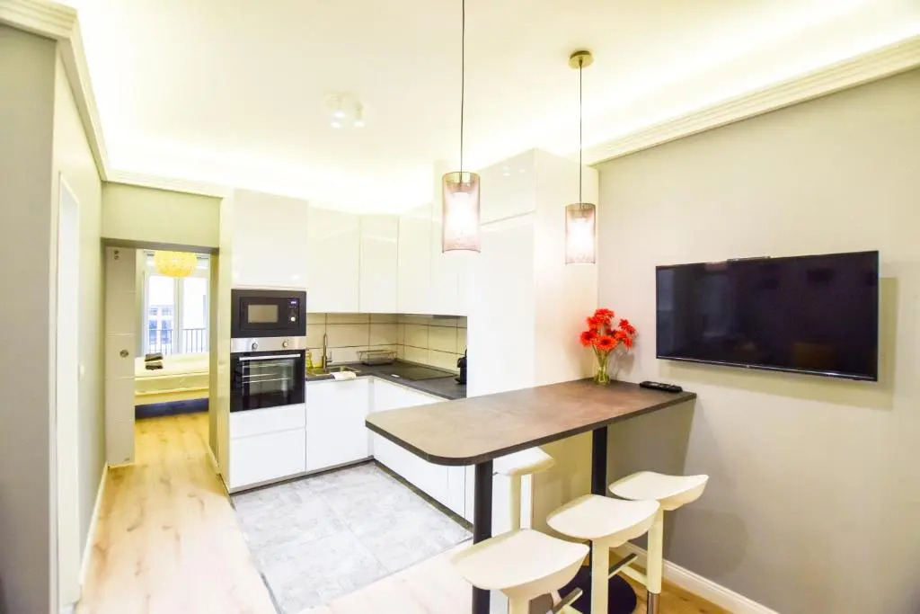 Riverside Apartment in Downtown