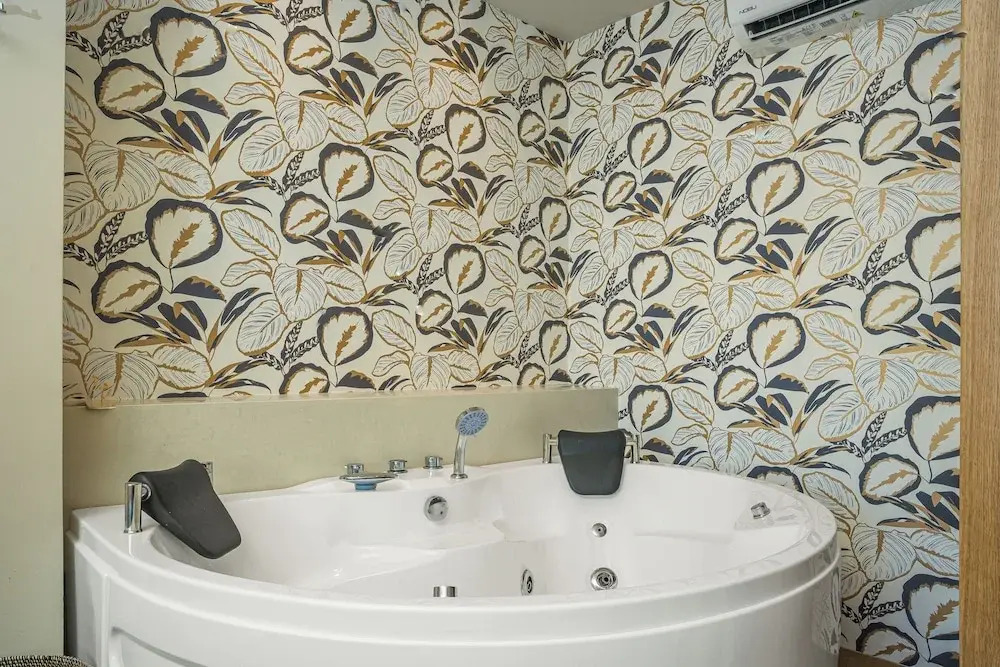 HOM54 Luxury Suites